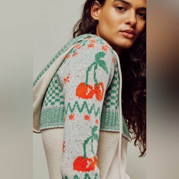 ✨NWOT ✨WE THE FREE Cherry Cola Swift Cuff size S Oatmeal Combo SOLD OUT at Fp 🍒 - Picture 10 of 10